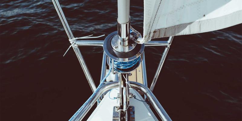 青岛露台花园设计全攻略：防风与遮阳系统搭建指南